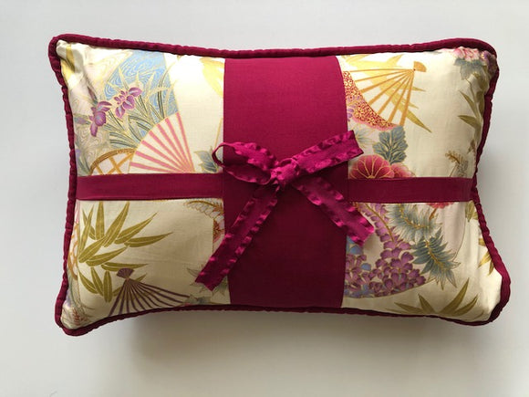 Lumbar Pillow - Red Bow Present