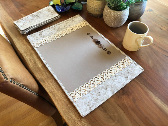 Placemat - Roses in Scrolls (set of 2)