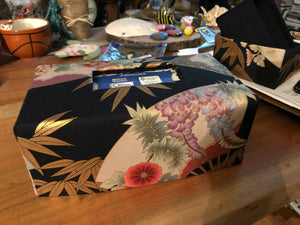 Art Bubbles tissue box - Asian Fans and Gold Leaves